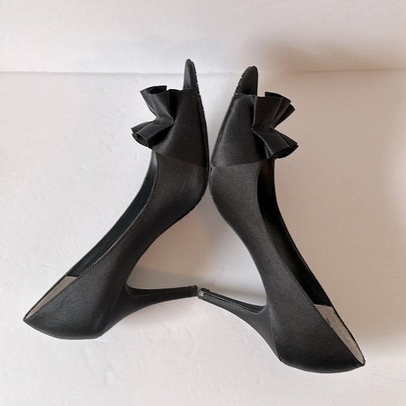 Apt. 9 Black Satin Fabric High Heels Open Toe Fan Detail 3 1/2 inch heel - Picture 7 of 9